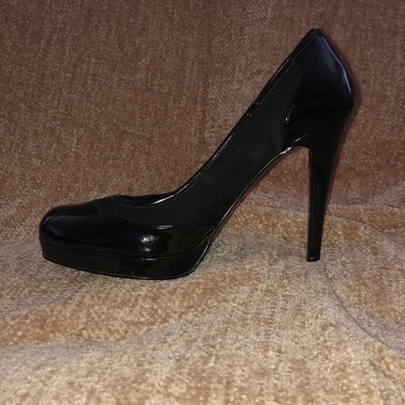 Colin Stuart Patent Leather & Suede Heels - Picture 3 of 7